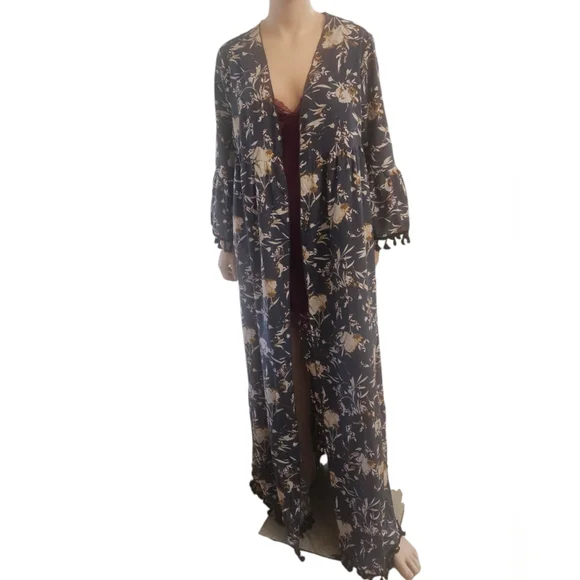 PomPom Robe - Picture 1 of 4